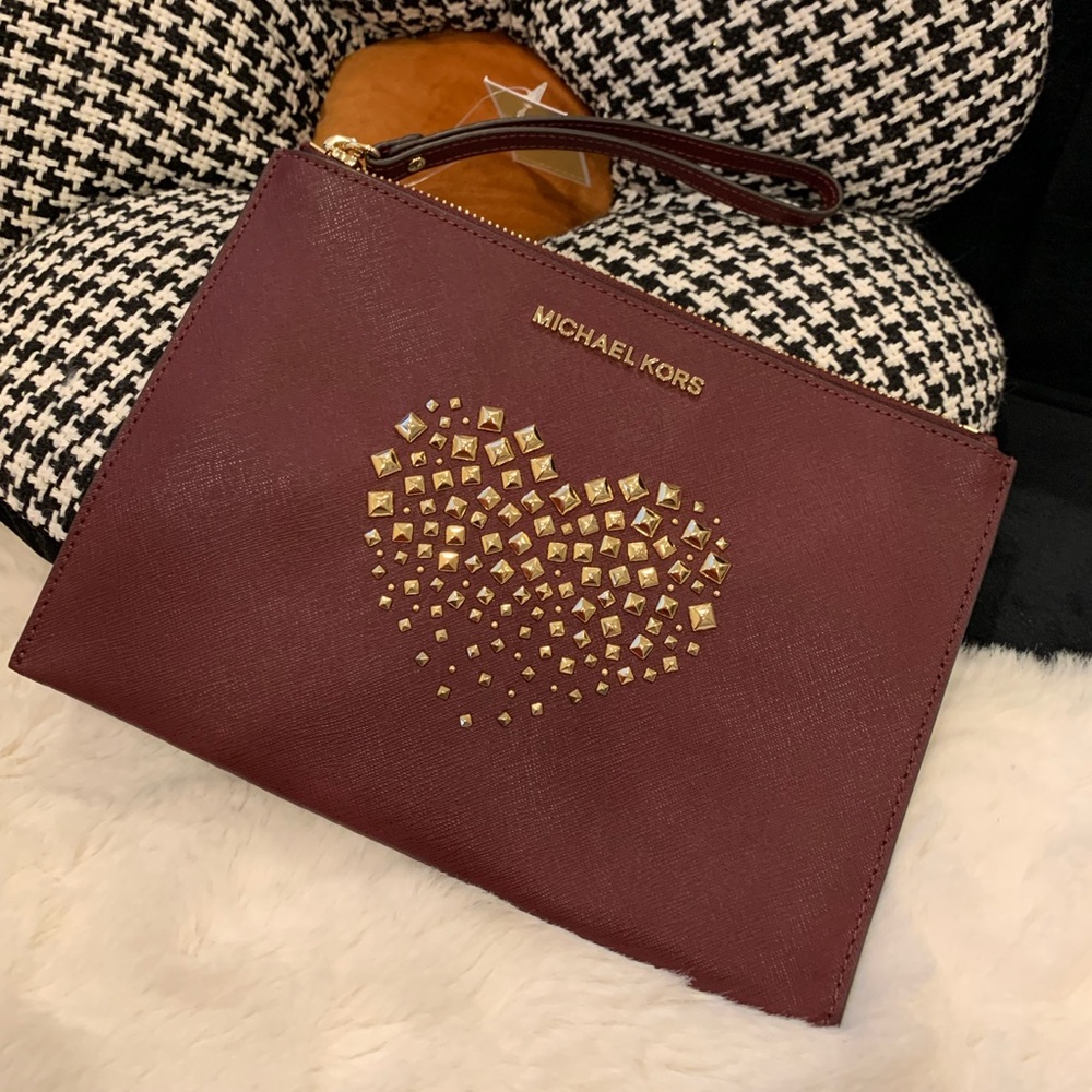 NWT Michael Kors Giftables XL Zip Clutch Bag Saffiano Leather Merlot Heart Studs